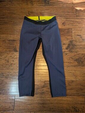 Peak Performance Women's Crops Size Medium